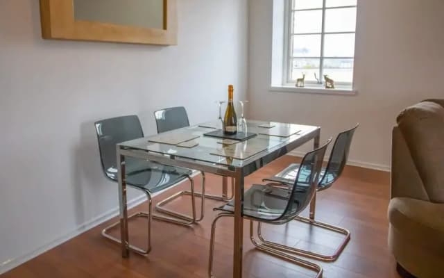 Spacious Flat In Converted Sugar Store - photo 5