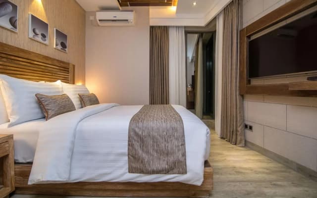 Samann Grand Hotel - photo 2