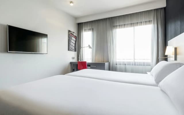 Hotel ILUNION Suites Madrid - photo 5