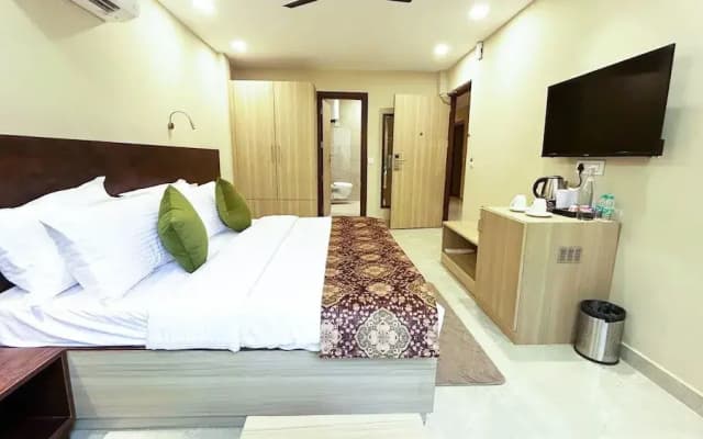 Iris Suites Kalkaji - photo 3