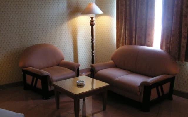Classic Hotel - photo 4