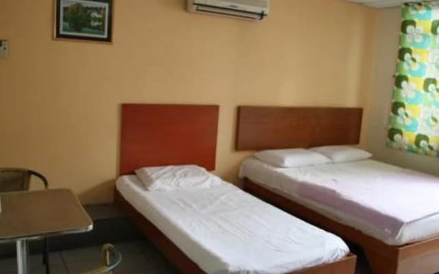 Budget Comfort Hostel - photo 3