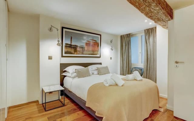 Jardin Priv Gorgeous 3 Bed House in Le Marais - photo 4
