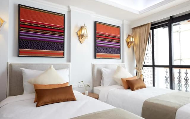 Lanna Oriental Hotel - photo 2
