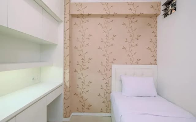 Modern And Tidy 2Br Bassura City Apartment - photo 4
