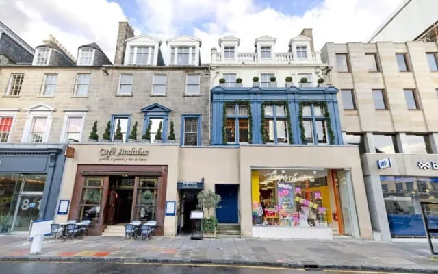ALTIDO Luxury 2BR home on George Street - photo 2
