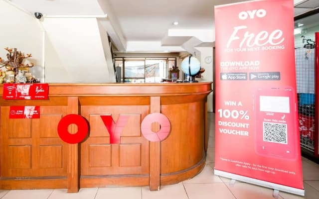 OYO 320 Regent 2002 Guest House - photo 2