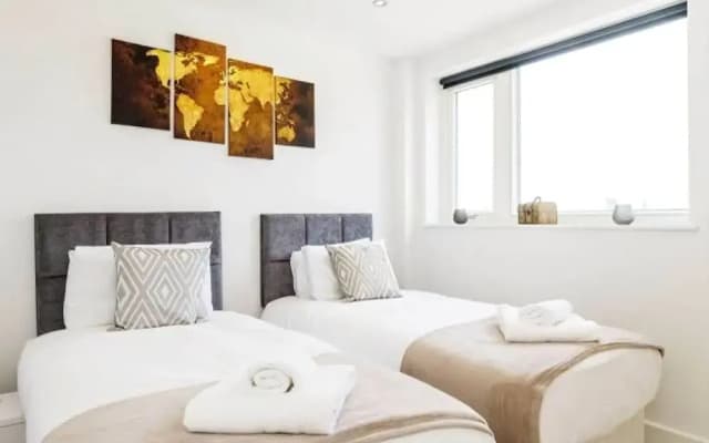 Flying Butler Greenwich Apartment - photo 4