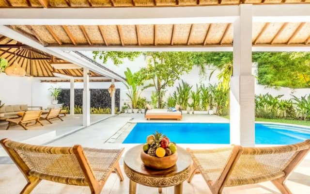 Villa Barcelona - Private 5 BDR Villa in Seminyak, Best Location, large Pool & Garden - photo 4