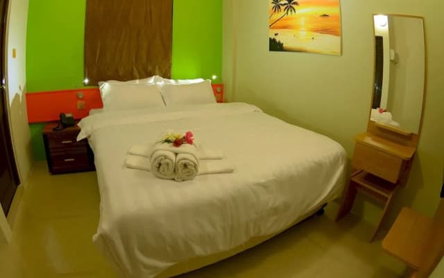 SeaHouse TopDeck Hotel Maldives - photo 2