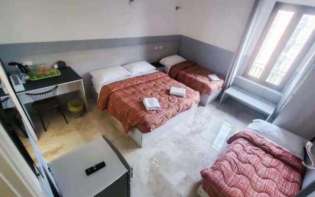 Emmy Hotel - photo 3