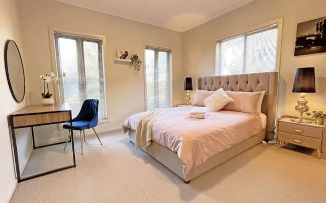 Spacious 7BRM 5-bathroom Rental House - photo 3
