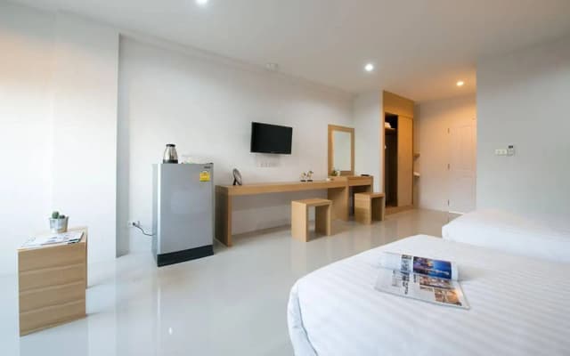 Pixel Hostel Phuket Airport - photo 2