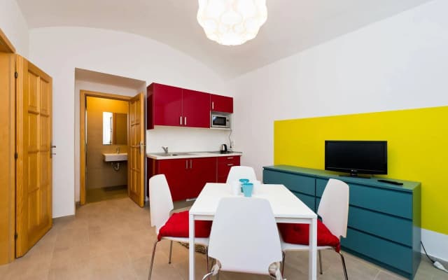 Budget Apartment - photo 2