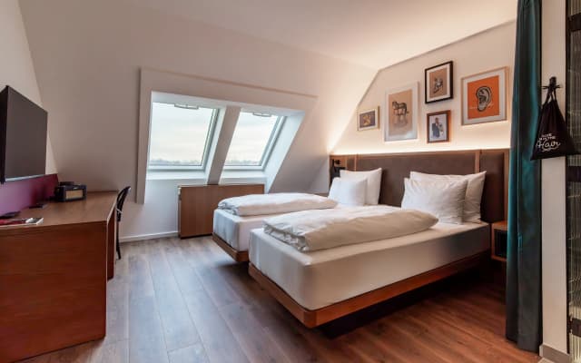 Hotel Schani UNO City - photo 5