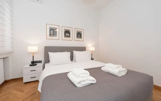 Kolonaki Elegant Apartment with Balcony - photo 4