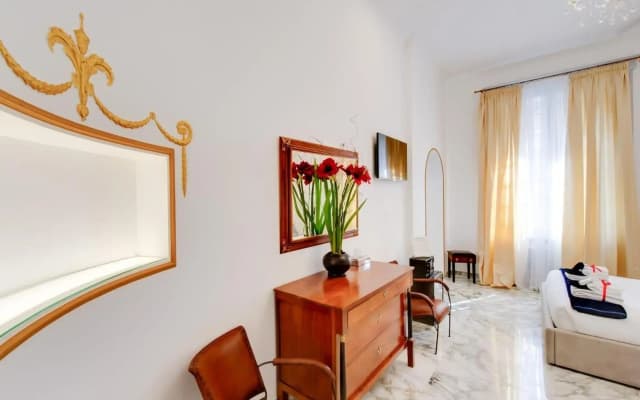 Queen Palace Suites - photo 3