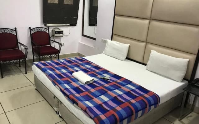 ADB ROOMS Hotel Saya Deluxe - photo 5