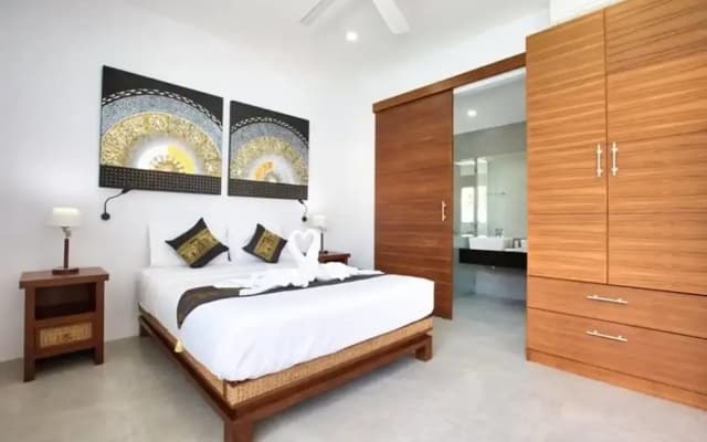7 Bed Beautiful Beach Front Villa - photo 2