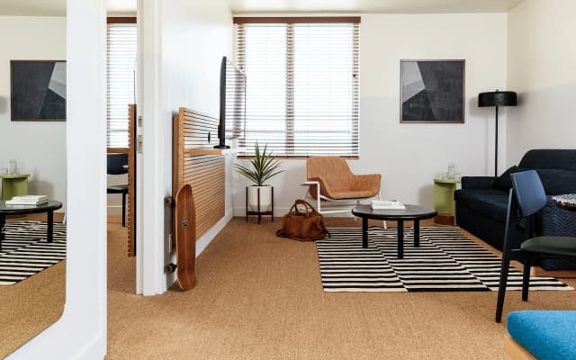 The Hotel June - photo 5