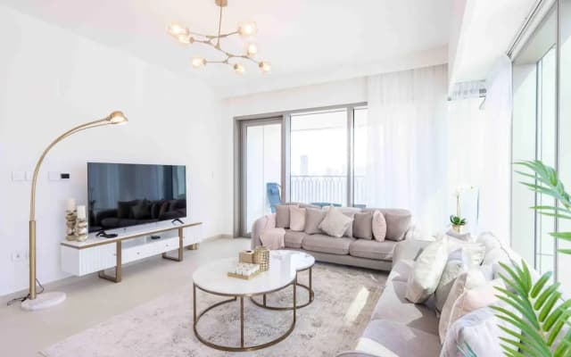 Regal 3BR Maid w Burj Khalifa View Balcony - photo 3