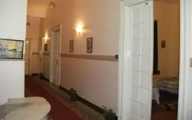 The Canadian Hostel - photo 3