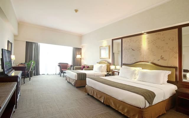 Sunlake Waterfront Resort and Convention - photo 4