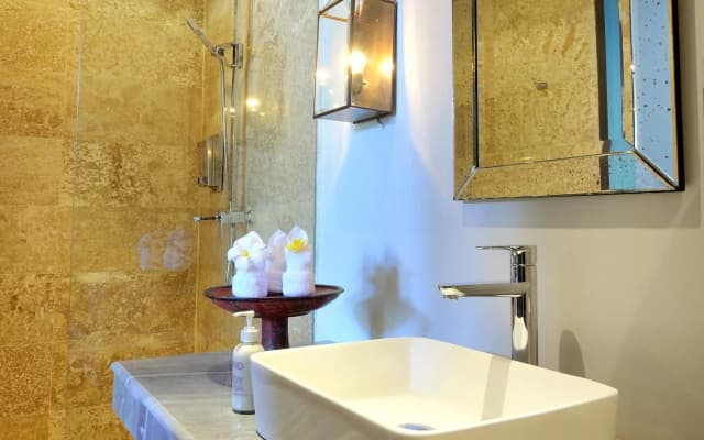 Room & Vespa Suite 1 - photo 5