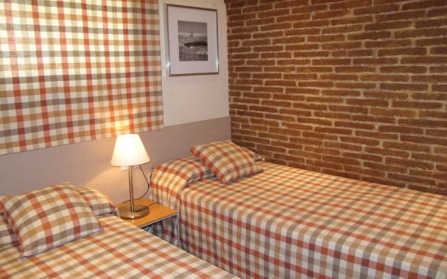 Serennia Cest Apartamentos Arc de Triomf - photo 2