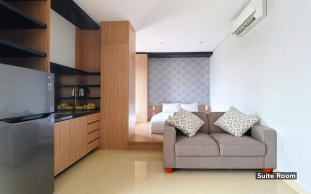 Plaza 54 Residence - photo 3