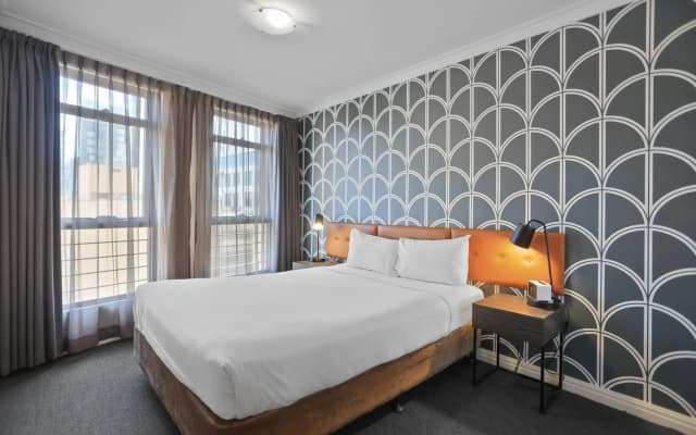 KOZYGURU Sydney CBD Amazing View 2 Bed Family Apartment NHA653-702 - photo 4