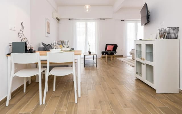 Wide Comfy Studio Apartment Centrally Located In Thissio - photo 2