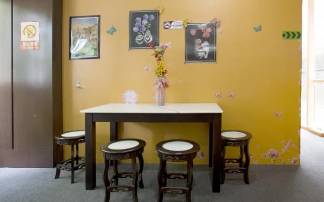Hanson Hotel - photo 2