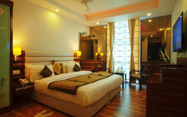 Hotel Delhi 55 @ New Delhi Railway Station - photo 2