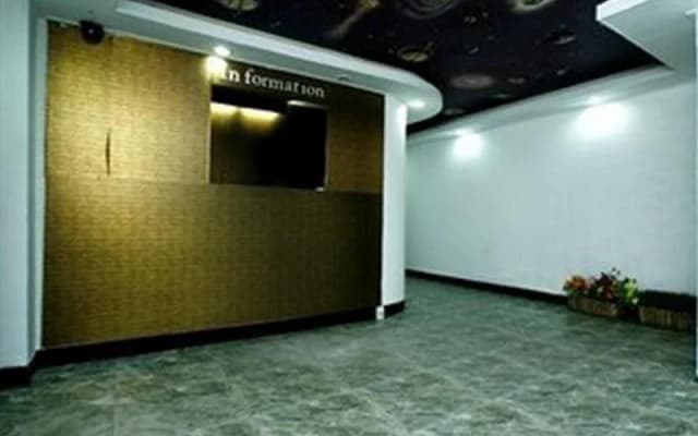 Bando Hotel - photo 2