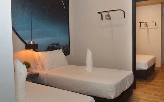 De Luna Hotel - photo 4