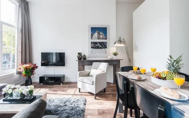 Hermitage Canal View Apartments - photo 2