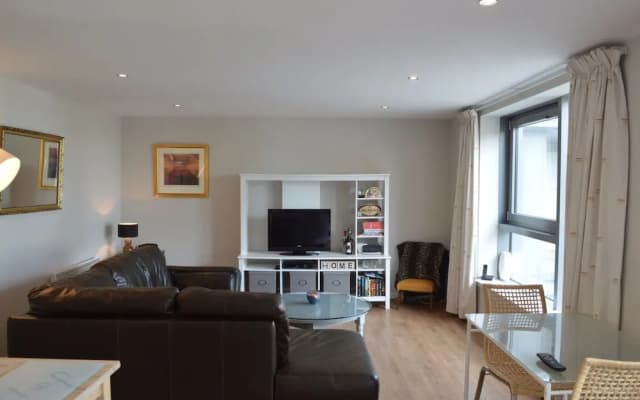 2 Bedroom Apartment By The Sea - photo 2