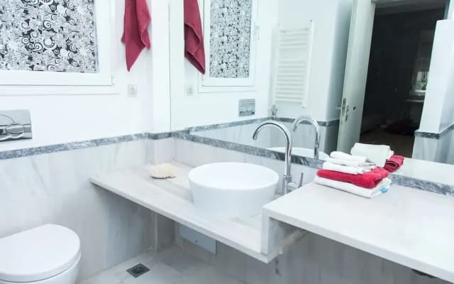 Jupiter Boutique Apartment - photo 4