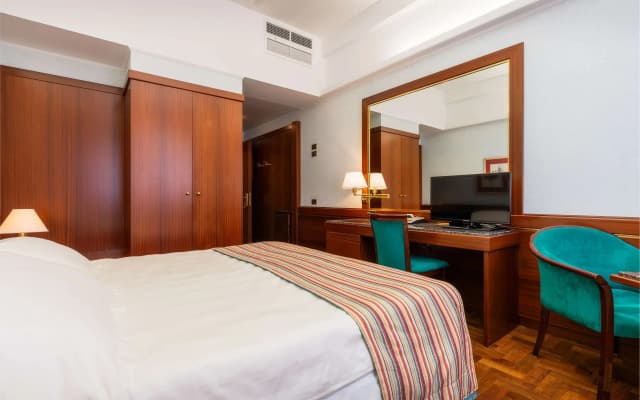 Crivi's Hotel - photo 4