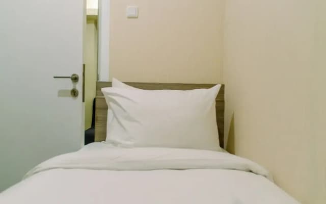 Comfort And Simply 2Br At Green Pramuka City Apartment - photo 2