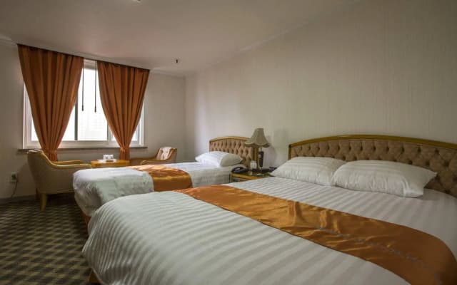 Kyungnam Tourist Hotel - photo 3