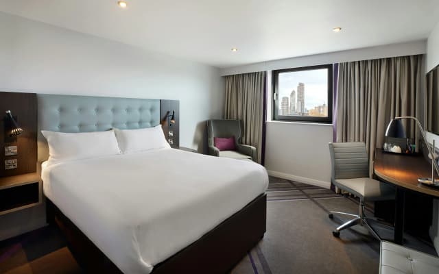 Premier Inn London Kensington - photo 3