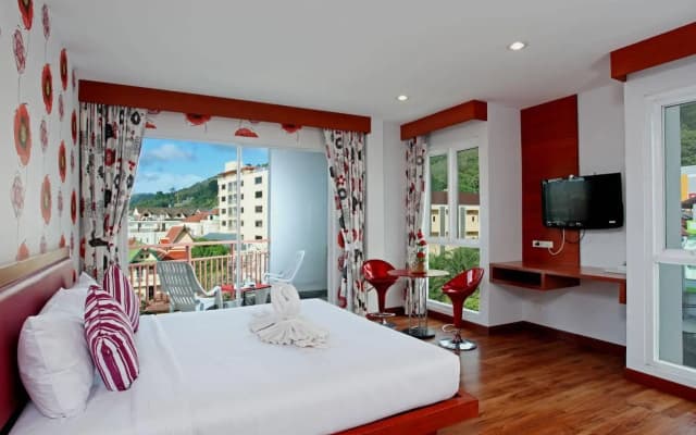 B Bossa Patong Hotel - photo 3