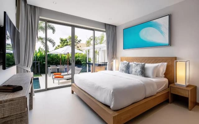Modern 3BR Villa with Private Pool & BBQ - photo 3