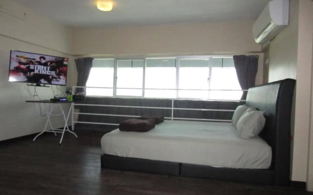Ideal CEO Office Suite Guesthouse - photo 2