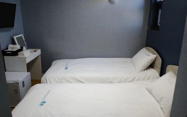 Roadhouse Shinchon - Hostel - photo 4