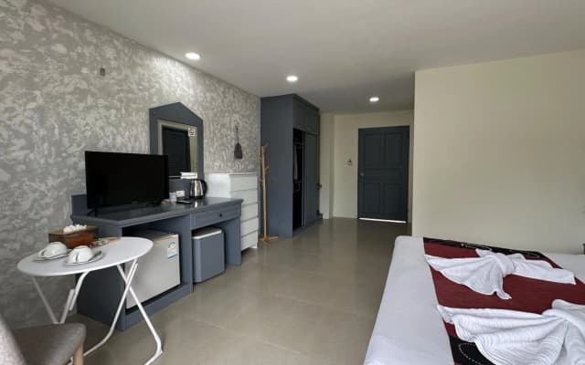 MM Hill Hotel - photo 5