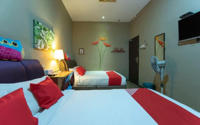 Hotel By The Park - photo 2