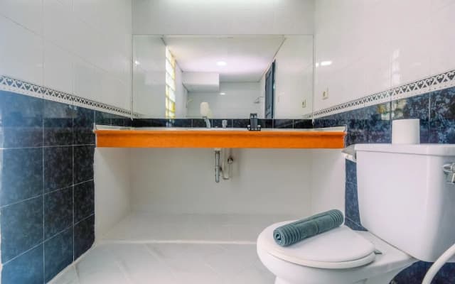 Spacious and Strategic 3Br Kondominium Juanda Apartment - photo 3